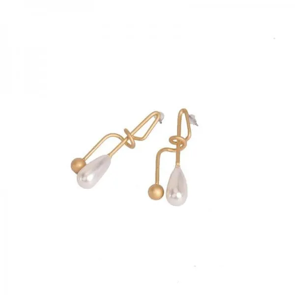 Korea Design Pearl Stud Earrings