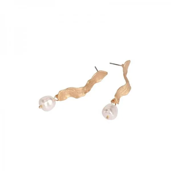 Korea Design Pearl Stud Earrings