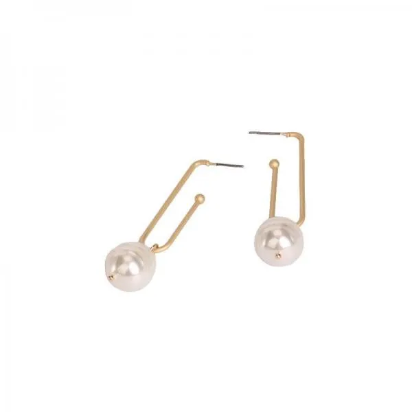 Korea Design Pearl Stud Earrings