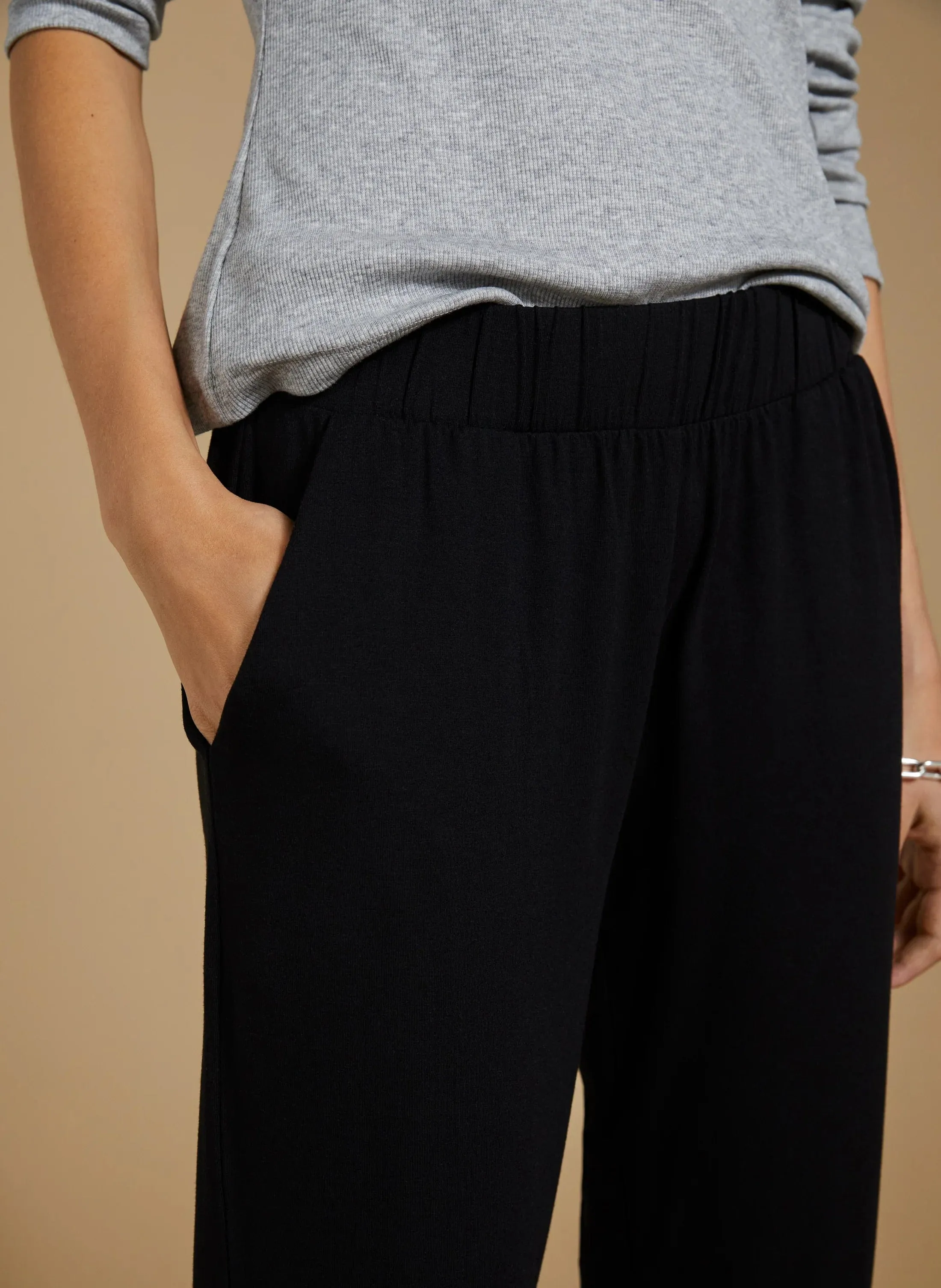 Neath LENZING™ ECOVERO™ Jersey Tapered Trousers | Caviar Black