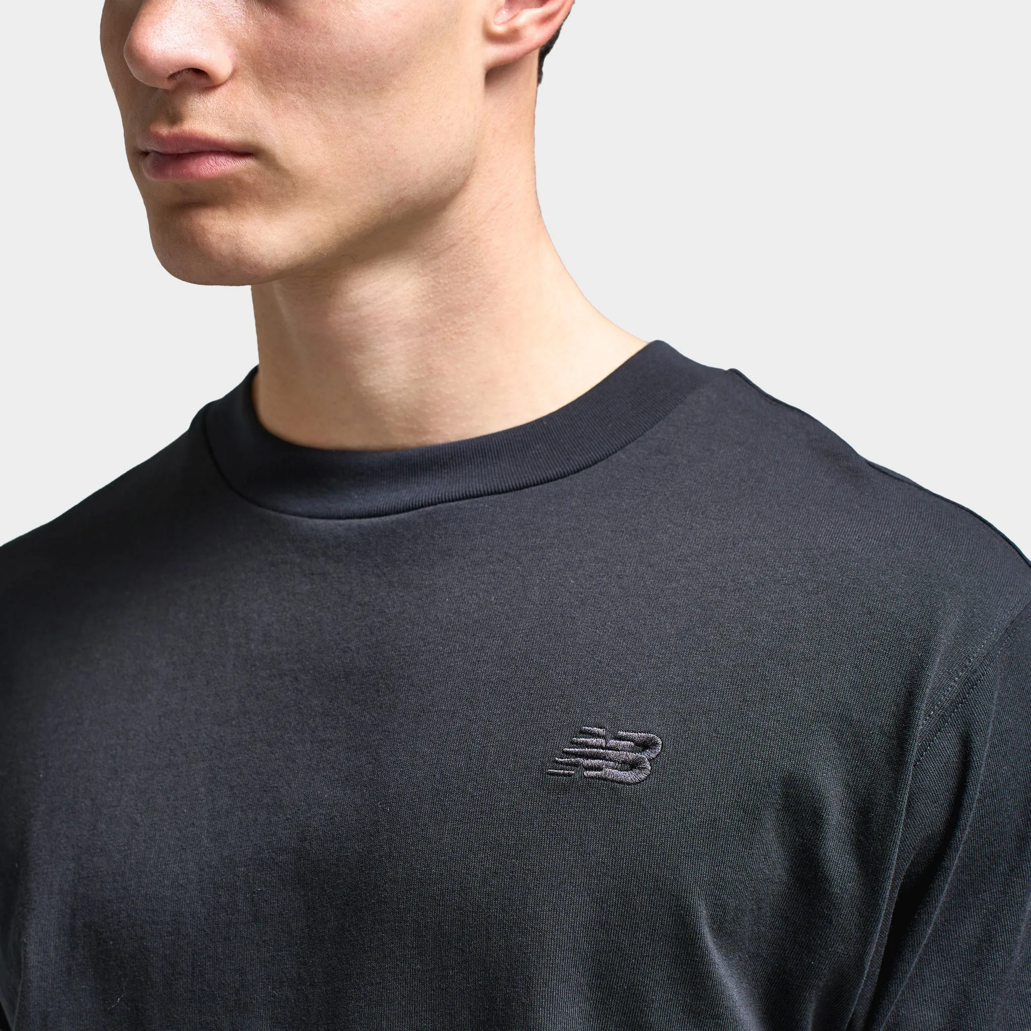 New Balance Athletics T-Shirt / Black