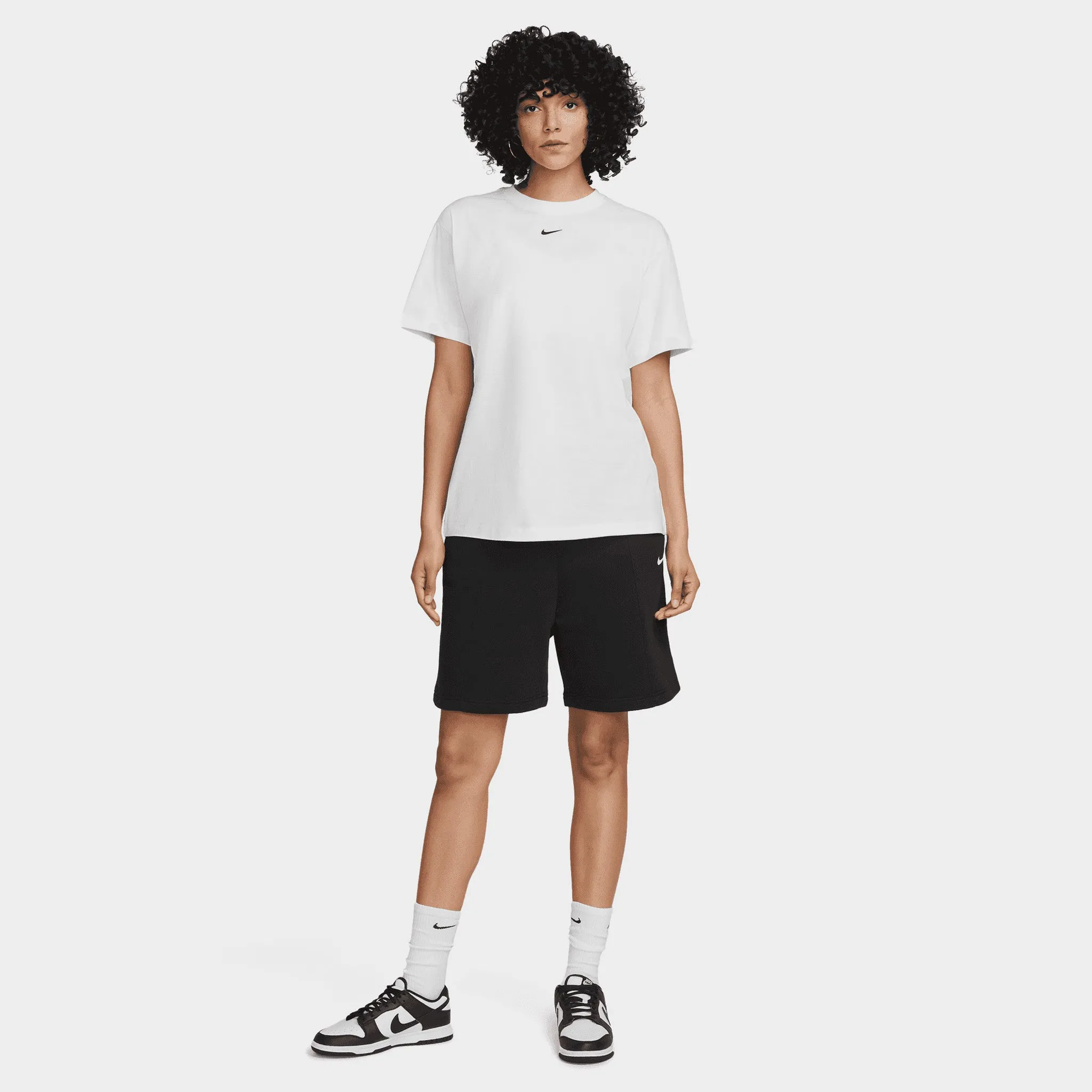 Nike Women's Sportswear Essential T-shirt White / Black