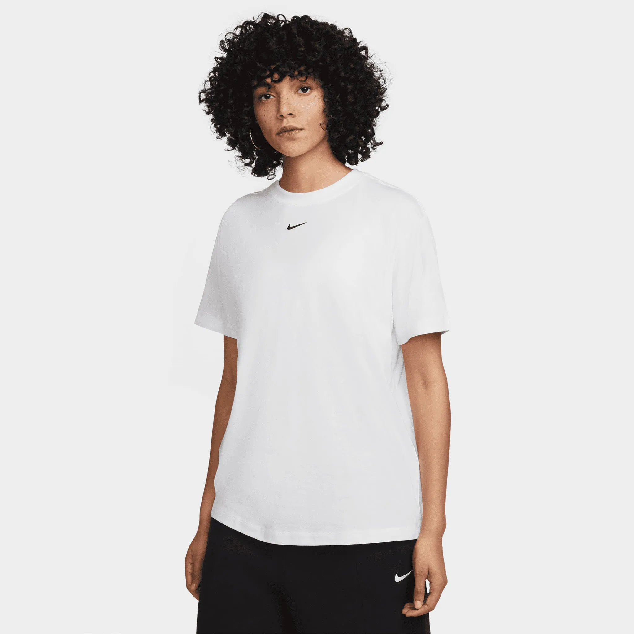 Nike Women's Sportswear Essential T-shirt White / Black