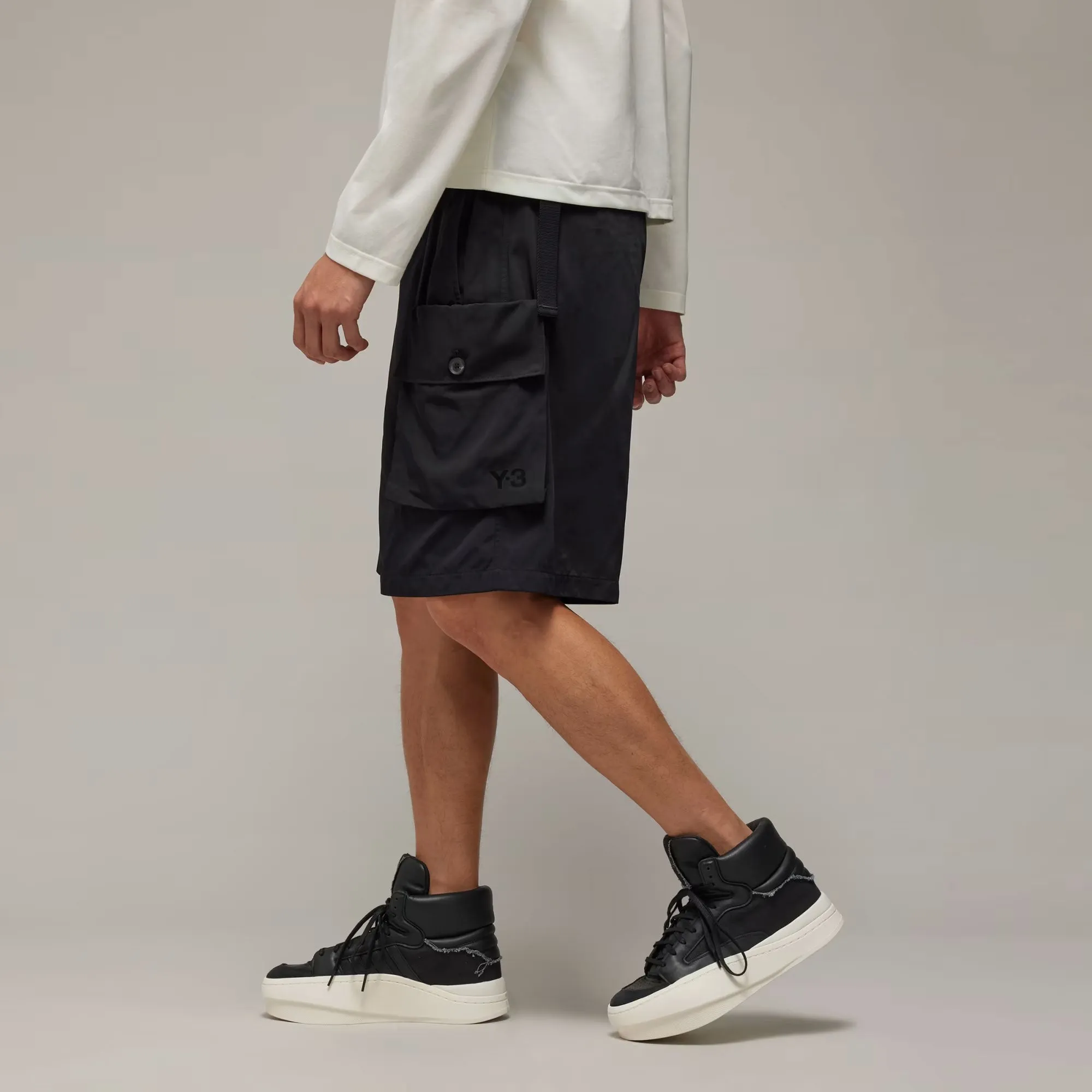 Y-3 | NYLON TWILL SHORTS { BLACK